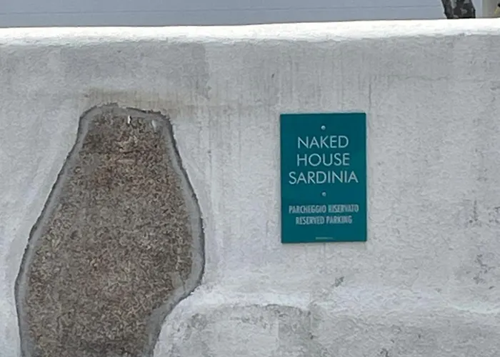 Naked House Sardinia Daire